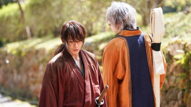 Orange and blue large costume cosplay worn by Enishi Yukishiro (Mackenyu)  in Rurouni Kenshin: The Final