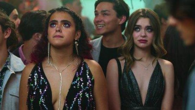 The black dress with sequins of Natalia Alexander (Macarena García) in Control Z (S01E08)