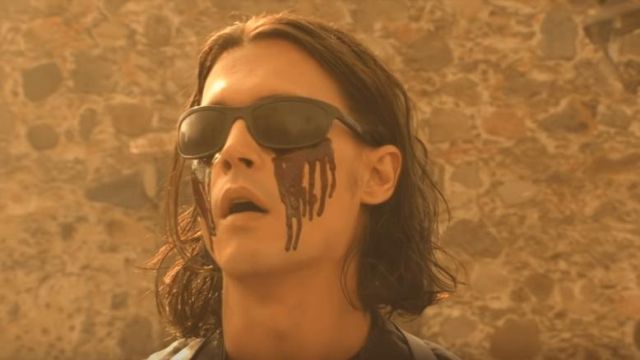 Les lunettes de soleil portées par Sands (Johnny Depp) comme on le voit dans le film Il était une fois au Mexique