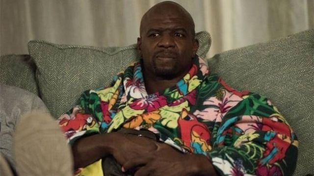 Floral Dressing Gown worn by Terry Jeffords (Terry Crews) as seen in Brooklyn Nine-Nine outfits (Season 2 Episode 12)