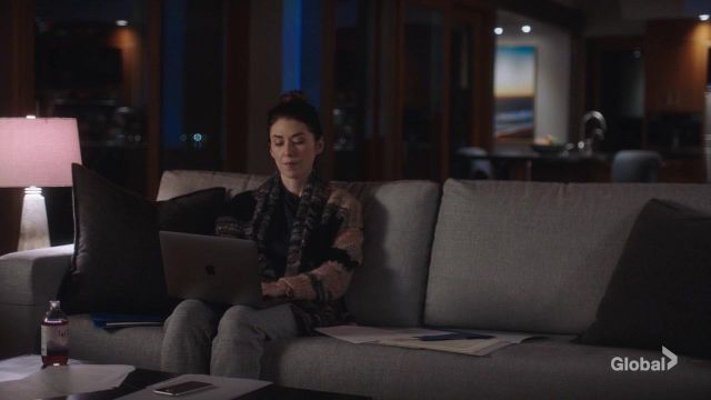 Cardigan worn by Abigail Bianchi (Jewel Staite) as seen in Family Law TV series wardrobe (Season 1 Episode 2)
