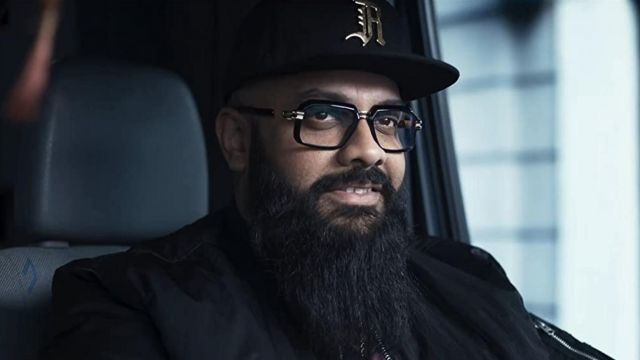 Eyeglasses worn by Rolph (Guz Khan) as seen in Army of Thieves movie outfits