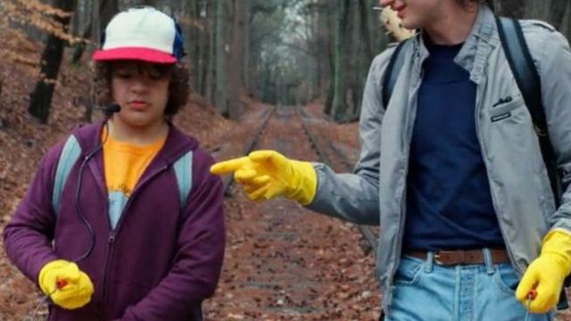 Yellow t-shirt worn by Dustin Henderson (Gaten Matarazzo) as seen in  Stranger Things TV series outfits (Season 2 Episode 6) | Spotern