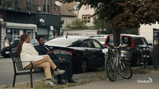 Sneakers worn by Robyn McCall (Queen Latifah) as seen in The Equalizer TV series outfits (S02E05)