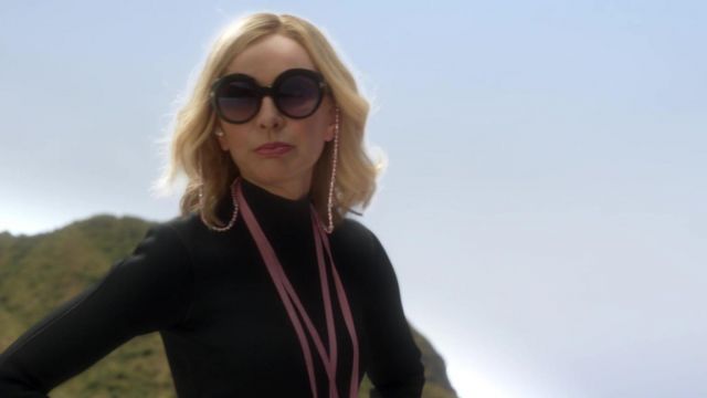 Tom Ford Oversize Sunglasses worn by Cat Grant (Calista Flockhart) as seen  in Supergirl TV show wardrobe (S06E20) | Spotern