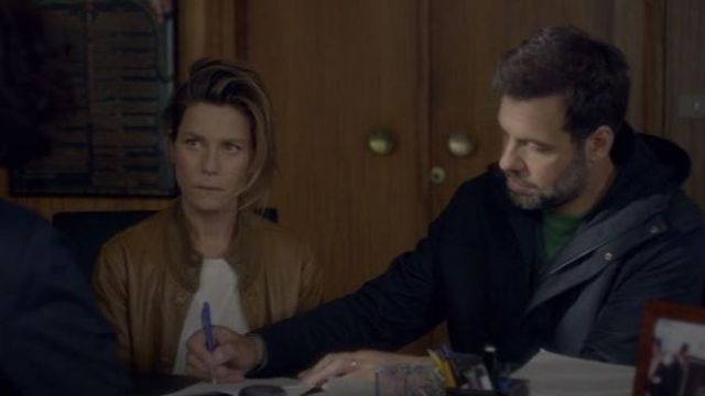 La veste en cuir camel de Florence Leroy (Marina Foïs) dans Papa ou maman