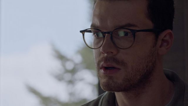 Eyeglasses worn by Chris Decker (Cameron Monaghan) as seen in Shattered movie