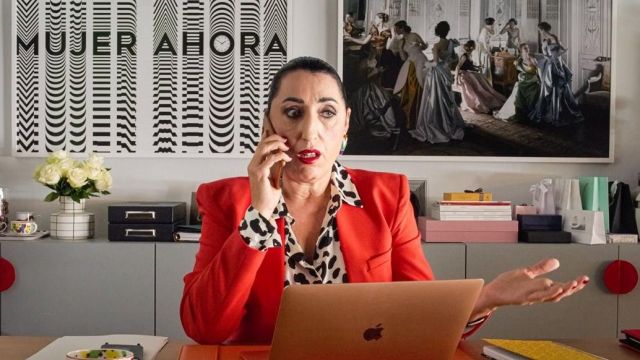 Printed shirt worn by Elena (Rossy de Palma) as seen in Parallel Mothers / Madres Paralelas