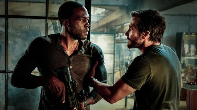 Henley Tee worn by Will Sharp (Yahya Abdul-Mateen II) as seen in Ambulance movie outfits