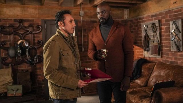 Fields Coat Jacket worn by Ben Shakir (Aasif Mandvi) as seen in Evil TV series wardrobe (Season 1 Episode 1)