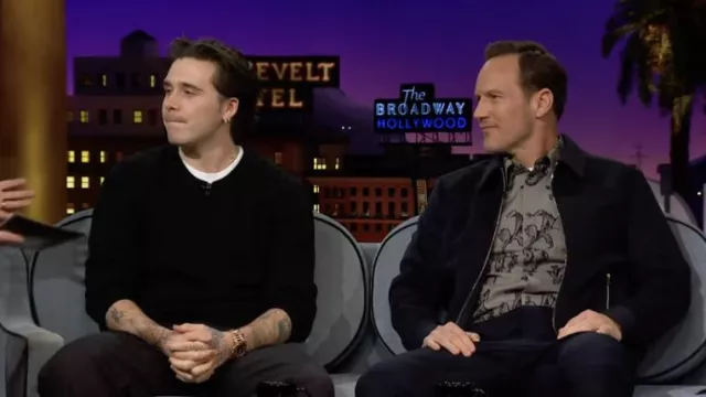 Camisa gris con estampado floral usada por Patrick Wilson como se ve en The Late Late Show with James Corden el 31 de enero de 2022