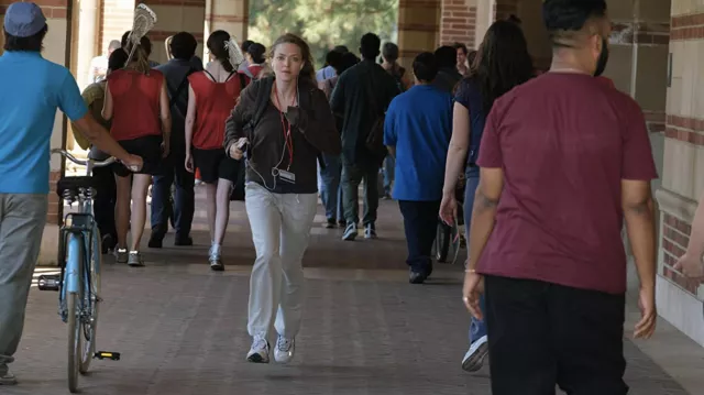 Running shoes worn by Elizabeth Holmes (Amanda Seyfried) as seen in The Dropout (S01E01)