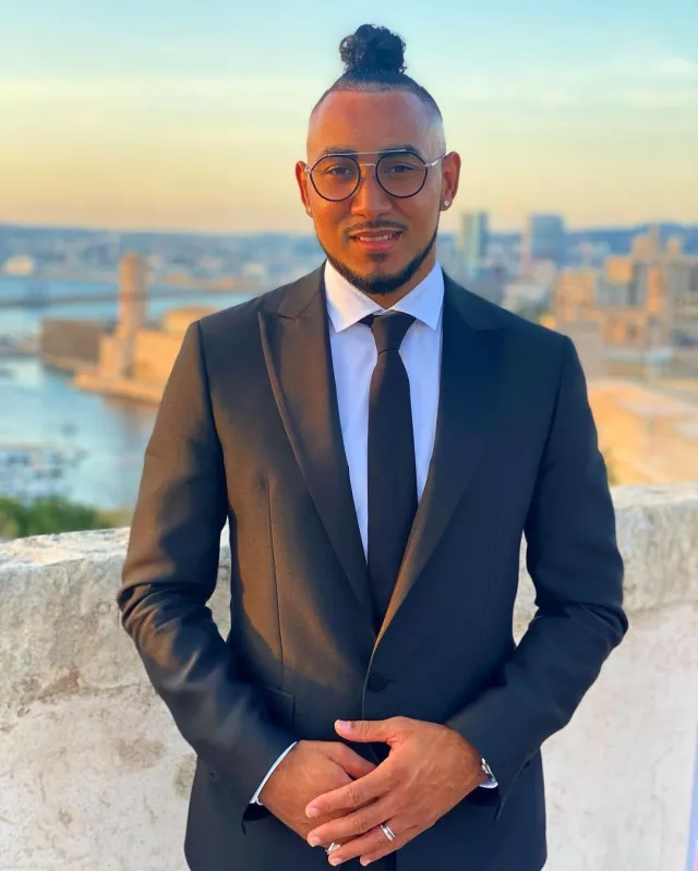 The eyeglasses worn by Dimitri Payet on his account Instagram @payetdimitri27