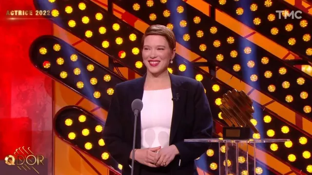 Le top blanc moulant porté par Léa Seydoux dans l'émission Quotidien, Les Q D'or du 16 février 2022