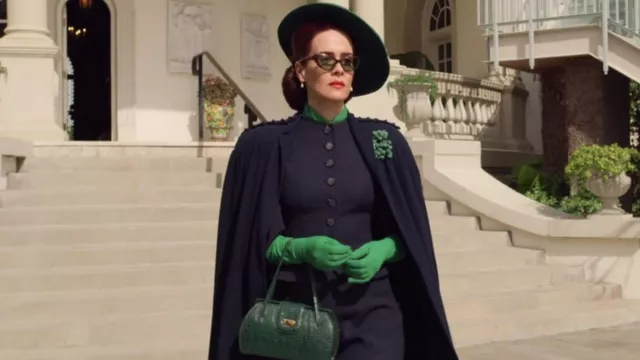 Green Handbag worn by Nurse Mildred Ratched (Sarah Paulson) as seen in Ratched Wardrobe (Season 1 Episode 2)