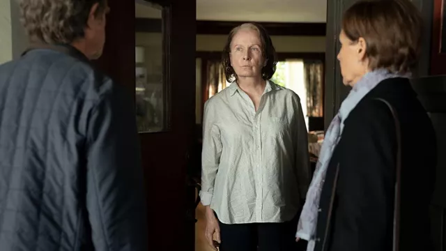 Chemise vert clair portée par Rochelle Gibbons (Kate Burton) comme on le voit dans The Dropout Outfits (S01E06)