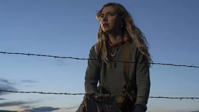 Collares usados por Autumn (Imogen Poots) como se ve en el vestuario del programa de televisión Outer Range (Temporada 1)
