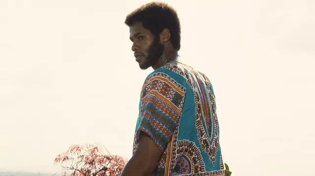 Printed Shirt worn by Kareem Abdul-Jabbar (Solomon Hughes) as seen in Winning Time: The Rise of the Lakers Dynasty (S01E02)
