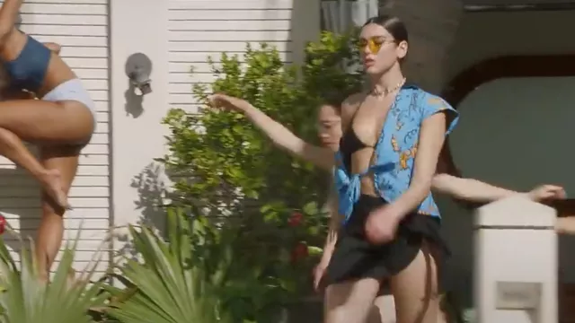 Blue blouse worn by Dua Lipa in her New Rules Official Music Video