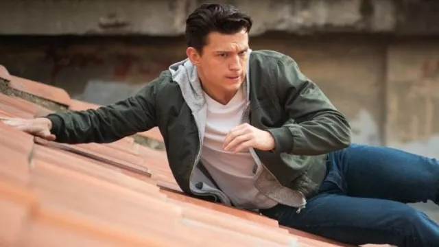 The green jacket worn by Nathan Drake (Tom Holland) in the movie Uncharted
