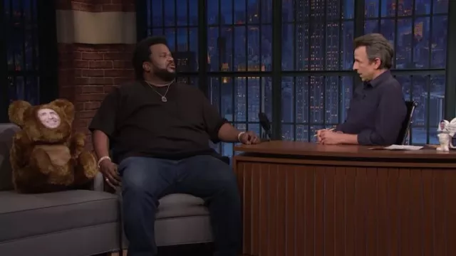 Pendant necklace worn by Craig Robinson in Late Night with Seth Meyers