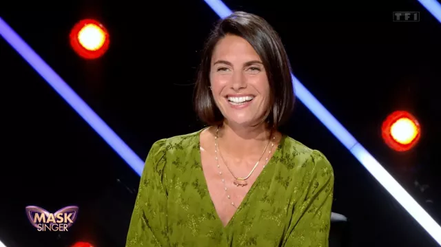 El collar dorado que lleva Alessandra Sublet en el espectáculo Mask Singer