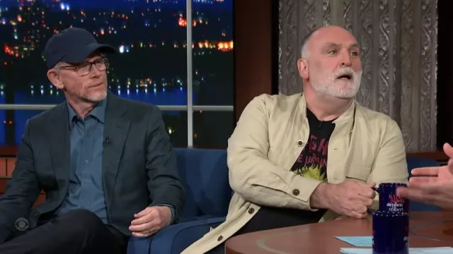 Chaqueta beige usada por José Andrés como se ve en The Late Show con Stephen Colbert 