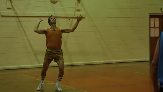 Baskets Converse portées par Allan Gore (Pablo Schreiber) comme on le voit dans la série télévisée Candy (saison 1 épisode 2)