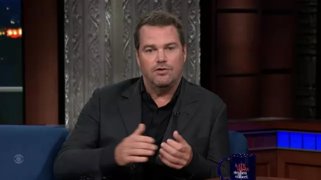 Chemise formelle noire portée par Chris O’Donnell comme on le voit dans The Late Show with Stephen Colbert