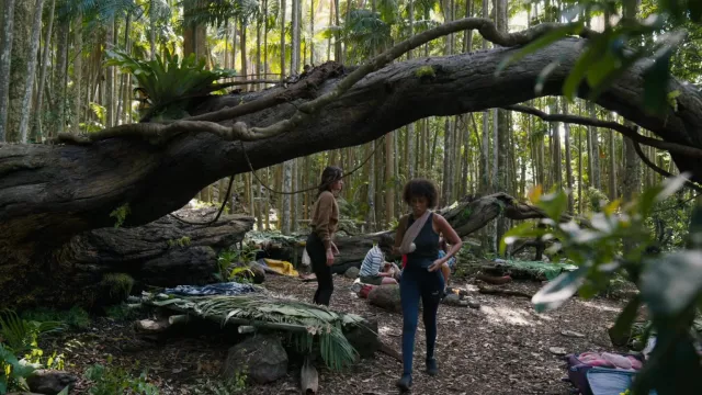 Puma Leggings worn by Rachel Reid (Reign Edwards) as seen in The Wilds TV series outfits (Season 2 Episode 2)