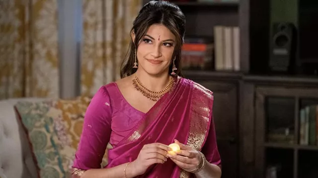 Gold Necklace worn by Kamala (Richa Moorjani) as seen in Never Have I Ever Outfits (Season 3)