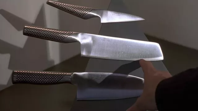 Porte-couteau magnétique de Patrick Bateman (Christian Bale) dans American Psycho