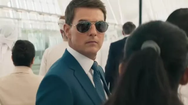 Les lunettes de soleil portées par Ethan Hunt (Tom Cruise) dans le film Mis­sion : Im­pos­sible 7