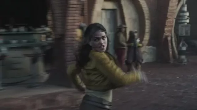 Veste jaune portée par Adria Arjona dans la garde-robe de la série télévisée Andor (Saison 1)