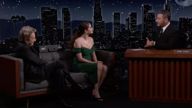 Robe verte portée par Selena Gomez dans Jimmy Kimmel Live!