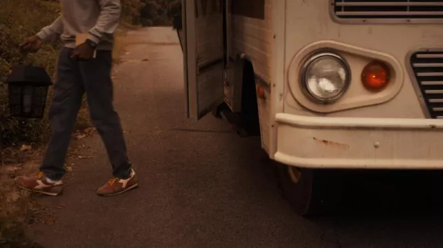 Baskets marron Diadora portées par Lucas Sinclair (Caleb McLaughlin) comme on le voit dans Stranger Things (S04E09)