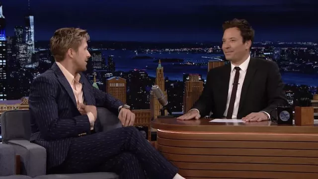 Printed suit in navy blue worn by Ryan Gosling in The Tonight Show ...