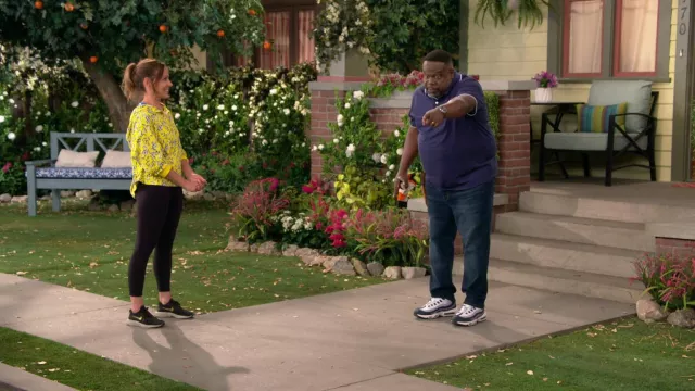 Nike sneakers worn by Calvin (Cedric the Entertainer) as seen in The Neighborhood (S05E01)