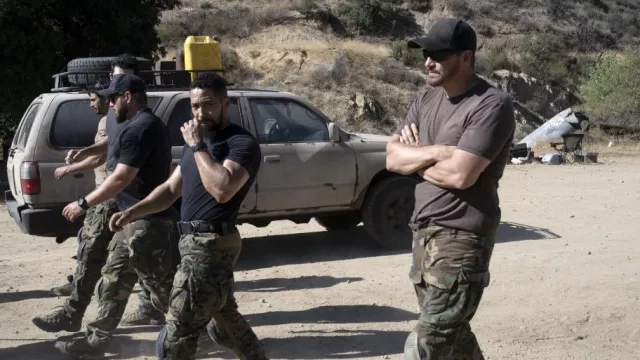 Ceinture tactique noire portée par Ray Perry (Neil Brown Jr.) telle que vue dans la garde-robe de SEAL Team (saison 6 épisode 3)