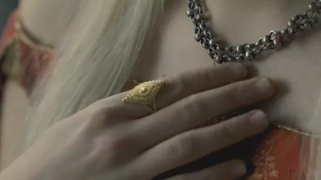Diamond shaped gold ring worn by Young Princess Rhaenyra Targaryen (Milly Alcock) in House of the Dragon TV show wardrobe (Season 1 Episode 4)