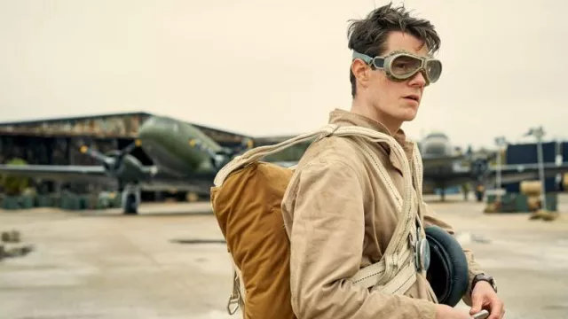 Gafas usadas por David Stirling (Connor Swindells) como se ve en la serie de televisión SAS: Rogue Heroes (Temporada 1)