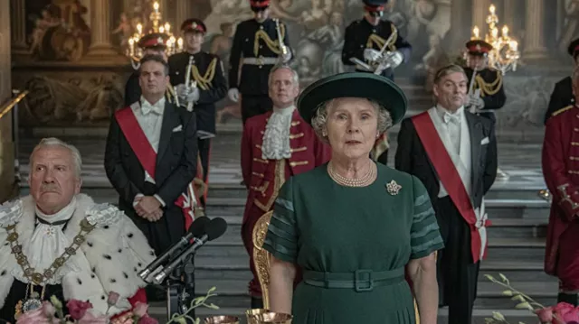 Green Dress worn by Queen Elizabeth II (Imelda Staunton) as seen in The Crown TV series outfits (Season 5)