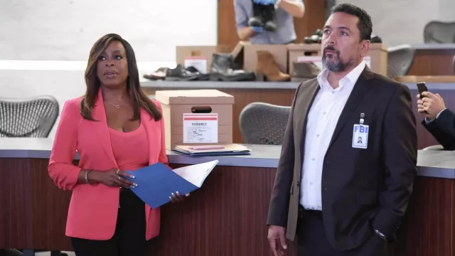 Pink Blazer Jacket worn by Simone Clark (Niecy Nash) as seen in The Rookie: Feds TV series outfits (Season 1 Episode 6)