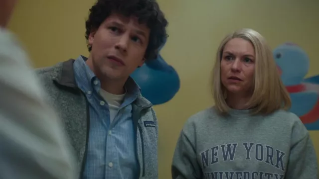 Chaqueta Patagonia Better Sweater usada por Toby Fleishman (Jesse Eisenberg) como se ve en Fleishman Is in Trouble (S01E03)