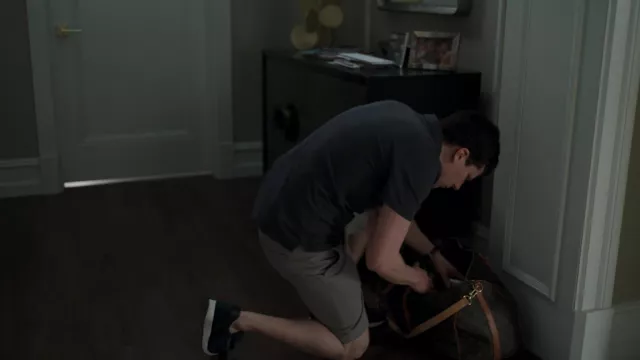 Baskets portées par Toby Fleishman (Jesse Eisenberg) comme on le voit dans Fleishman Is in Trouble (S01E04)