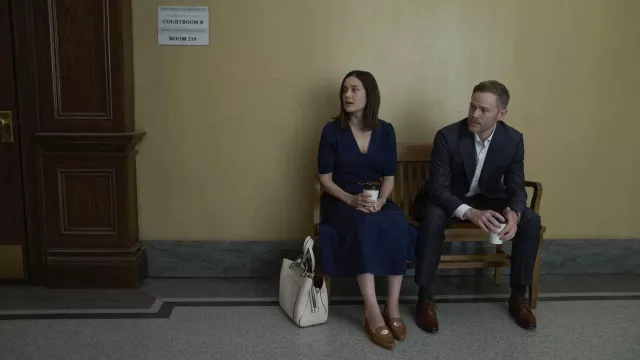 White Leather handbag of Jenny (Megan Boone) in Accused (S01E02)
