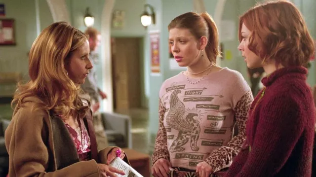 Pink leopard pattern Sphynx shirt worn by Tara Maclay (Amber Benson) in Buffy the Vampire Slayer TV series (S05E04)
