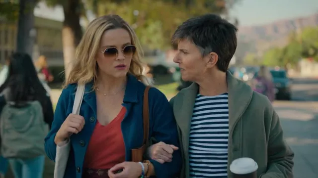 Ray-Ban sunglasses worn by Debbie Dunn (Reese Witherspoon) as seen in Your Place or Mine
