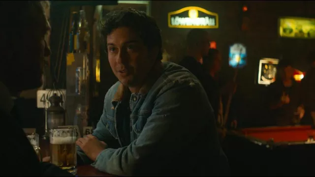 Veste en jean portée par Craig (Nat Wolff) comme on le voit dans The Consultant (saison 1 épisode 3)