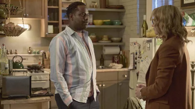 Chemise rayée portée par Chad (Baron Vaughn) comme on le voit dans Accusé (S01E07)